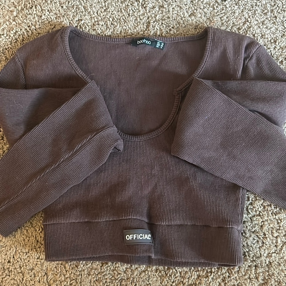 Dark ish brown color long sleeve crop top